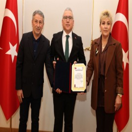 Emekli öğretmenlerden anlamlı bağış