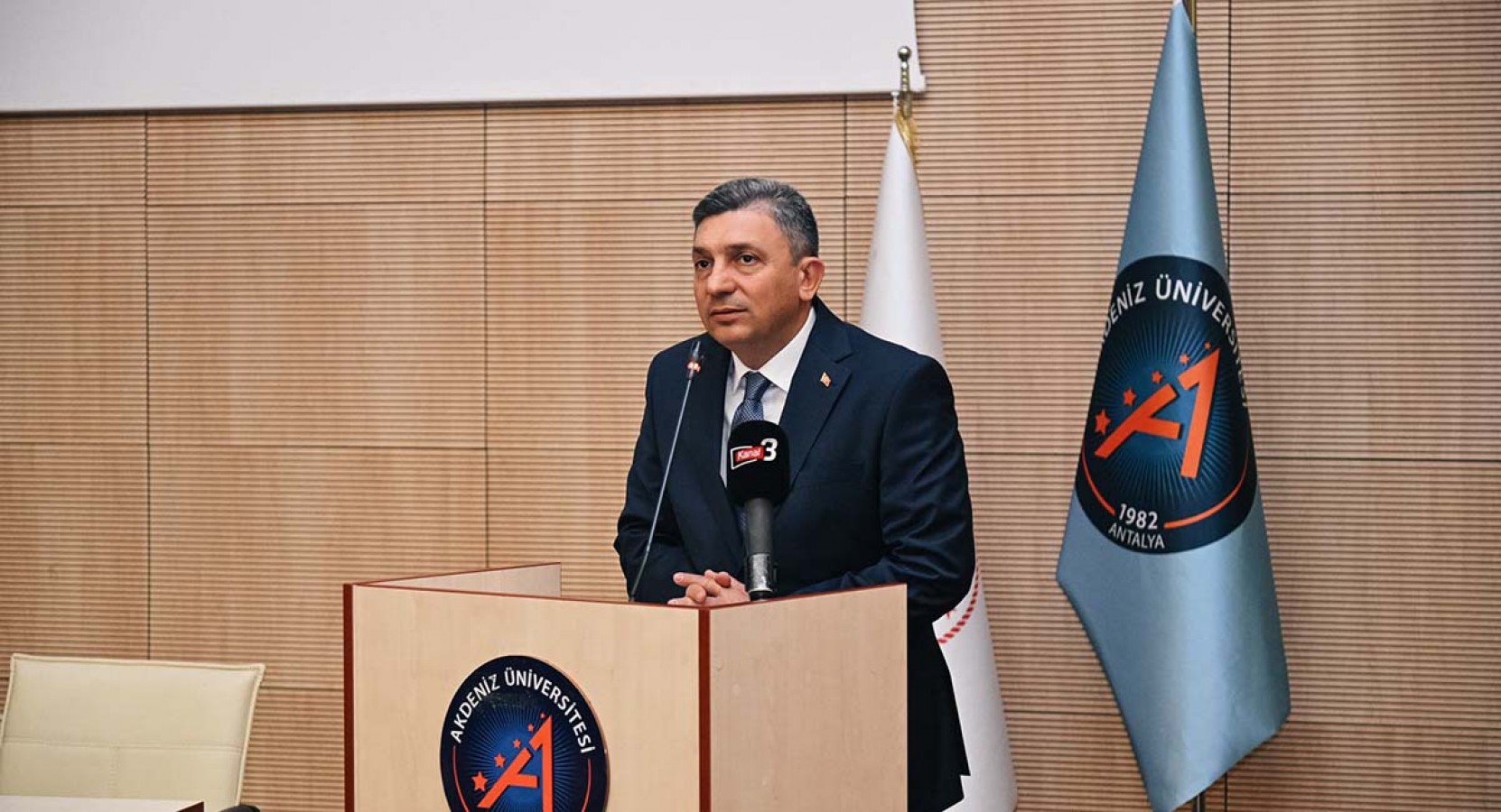 "Kadınlarımız hem anne hem de iş hayatına dâhil olmalı"
