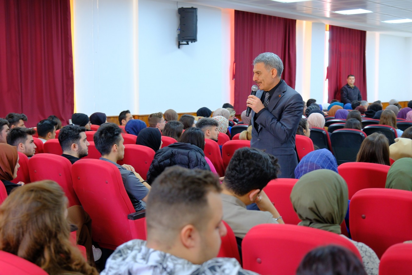Geleceğin öğretmenleriyle buluştu