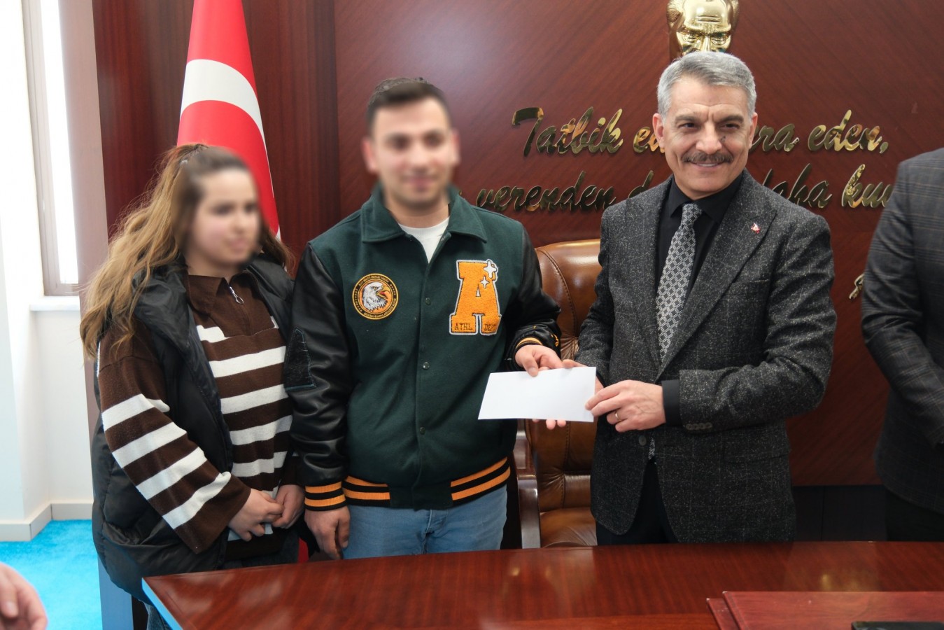 Yozgat'ta evlilik kredisi almaya hak kazanan çiftlere hediye;