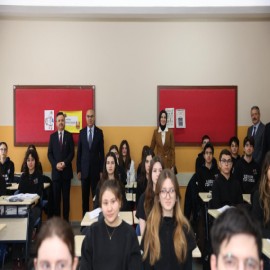 "Gençlerimizin donanımlı yetişmesi, en büyük güvencemizdir"