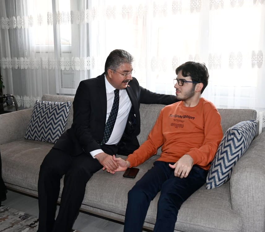 Serebral Palsi hastasına evinde ziyaret;