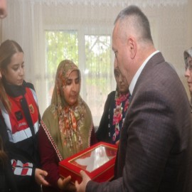 3 gün önce toprağa verilen şehidin baba ocağına ziyaret