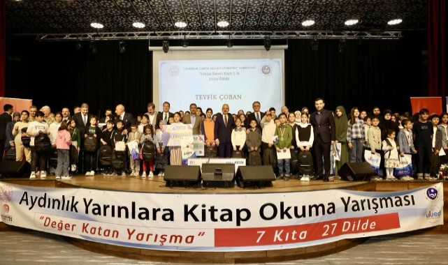 Van'da “Aydınlık Yarınlara Kitap Okuma Yarışması”nın finali gerçekleştirildi