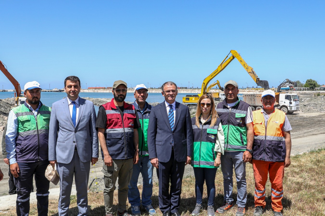 Van Gölü’nden 1 milyon metreküp çamur çıkarıldı