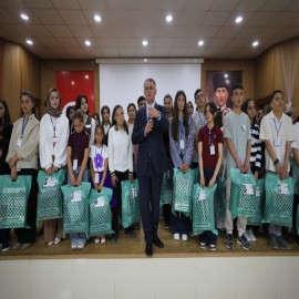 “Kitap okumak çok güzel bir iş”