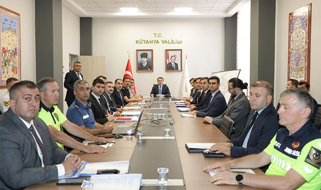 ''Vatandaşlarımızın güvenliği için gece gündüz demeden çalışmayı sürdüreceğiz'';