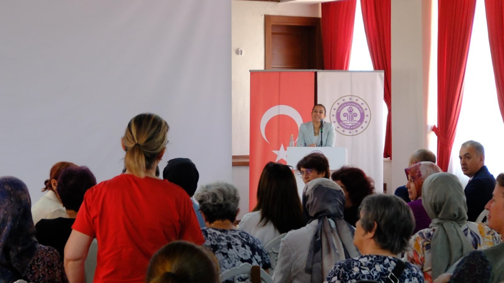 "Burdur'un kadınları, hem üretken hem çalışkan";
