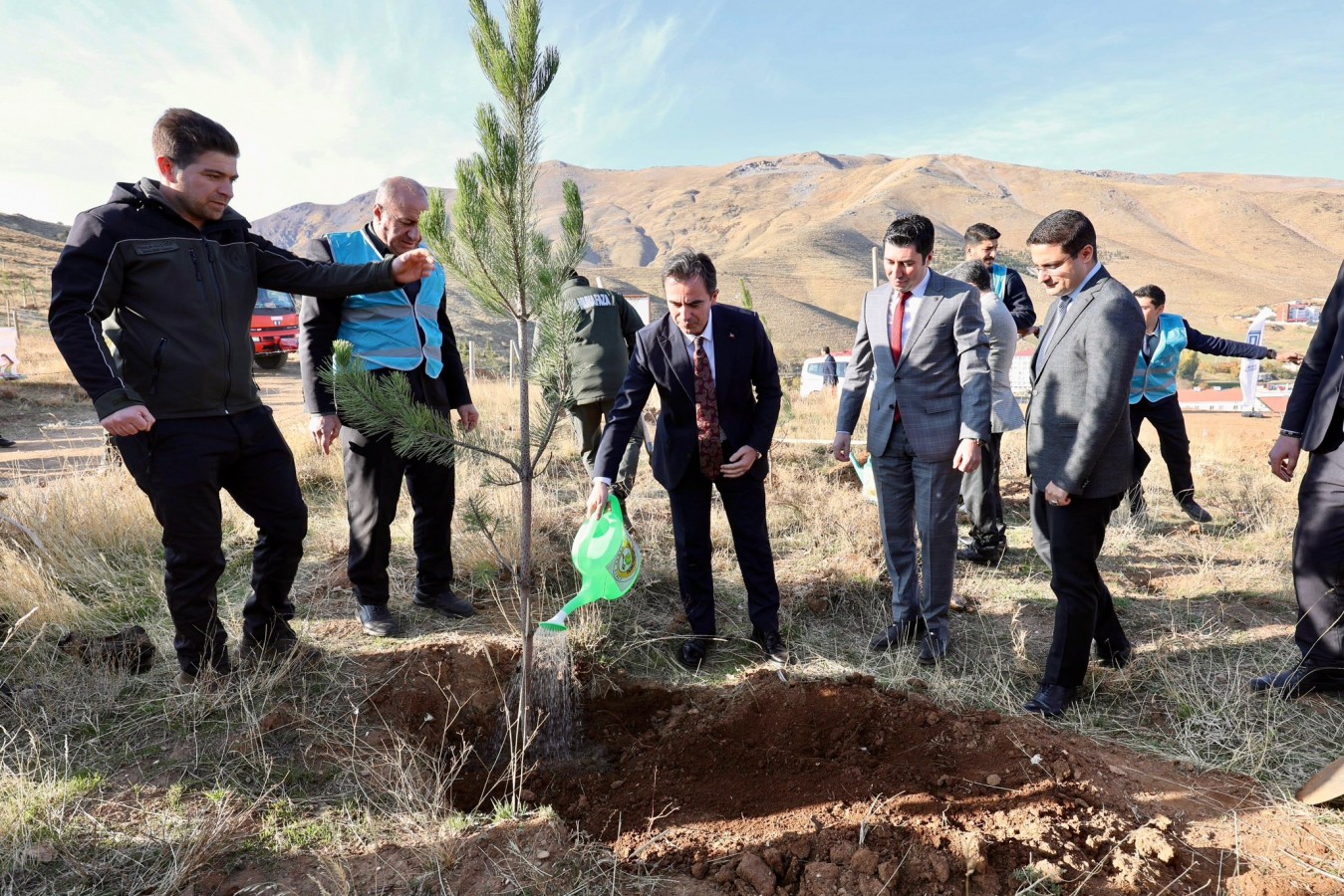 ''Diktiğimiz her fidan, adaletin, barışın ve geleceğe olan inancımızın filizlenmesidir'';