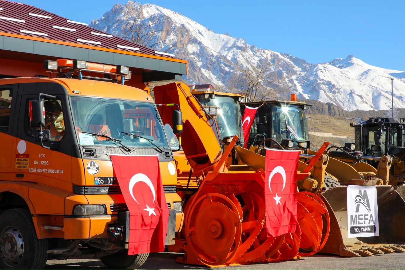 Hakkari'de kar sezonu öncesi kurban kesildi;