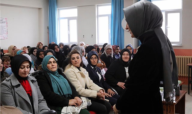 Ağrı'da Anne Akademisi'yle anneler güçlendiriliyor