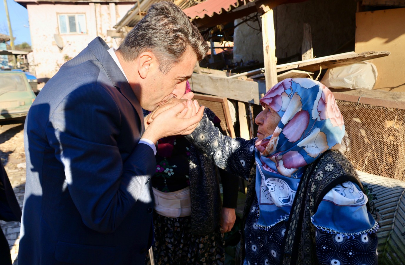 Köy ziyaretlerine özel önem