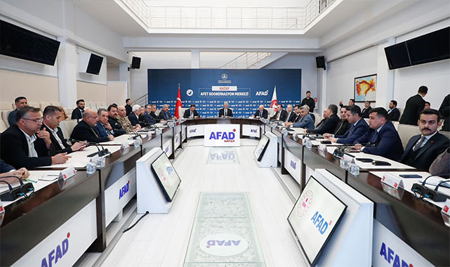 Ticaret Bakanı Bolat'tan Hataylı esnafa müjde: 200 milyon liralık finansman sağlanacak!