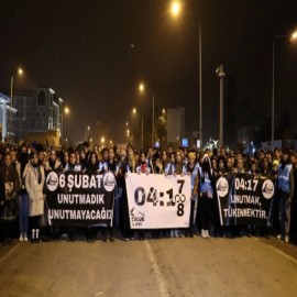 6 Şubat'ın yıl dönümünde geceyi sokakta geçirdiler