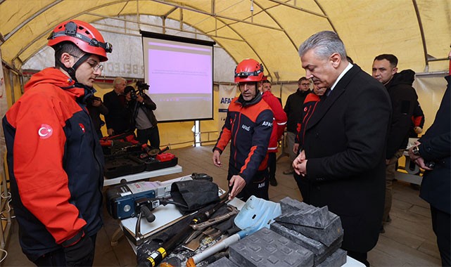 ''Bu büyük depremi unutmak mümkün değil''