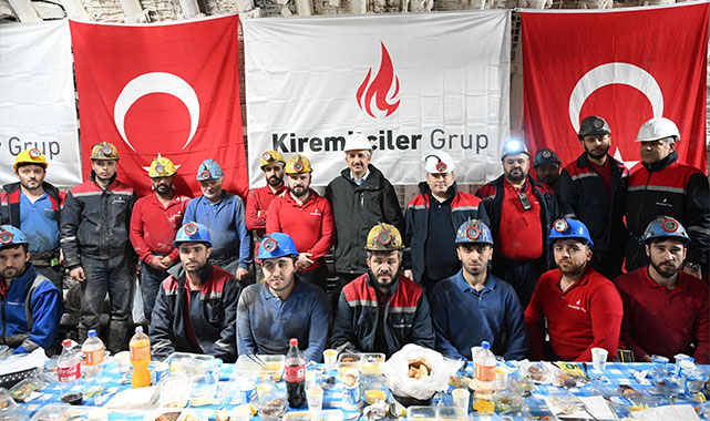 Vali Sezer yerin 200 metre altında iftar yaptı: Rabbim sizleri beladan kazadan korusun!