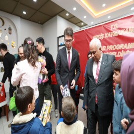 Erciş'te çocuklar unutulmaz bir akşam yaşadı