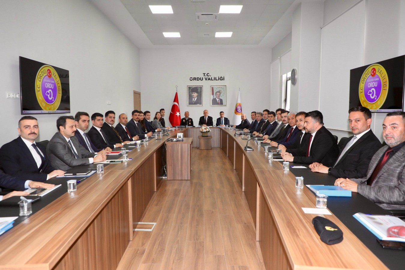 Vali Erol'dan kaymakamlara talimat