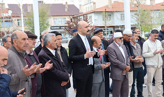 Kaymakam, hacı adaylarını kutsal topraklara uğurladı;