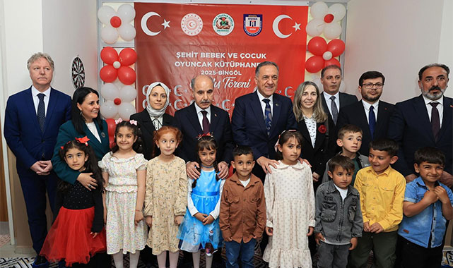 ''Minik yüreklerin dünyasına hem bilgi hem de hatıra taşıyor'';