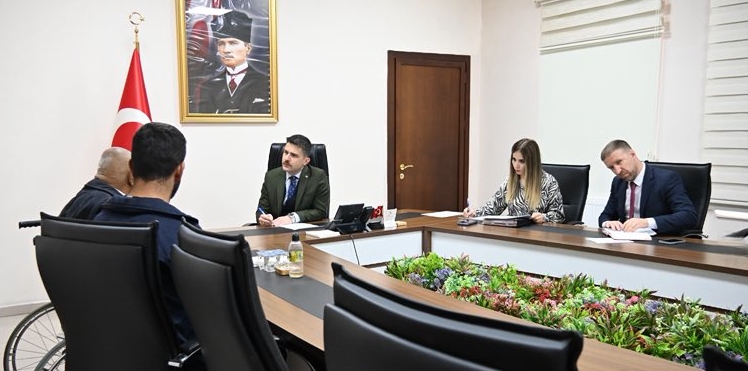 Kaymakam, vatandaşın derdine kulak verdi