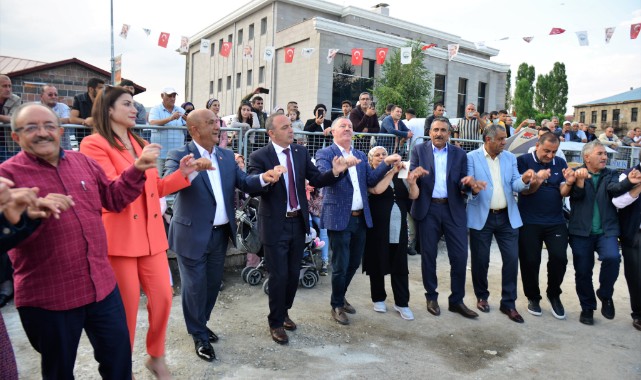 Ardahan Bal Festivali halayla başladı