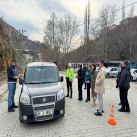 Kaymakam, sürücülere fermuar sistemini anlattı