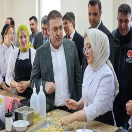 "Meslek yüksekokulları, nitelikli insan kaynağı yetiştiriyor"