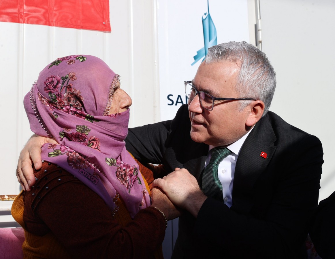 Deprem döneminde görev yaptığı Doğanşehir'e gitti;