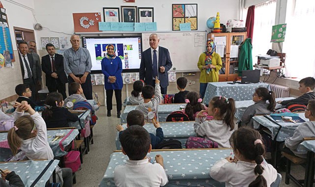 Minik öğrenciler kaymakam amcalarıyla sohbet etti!