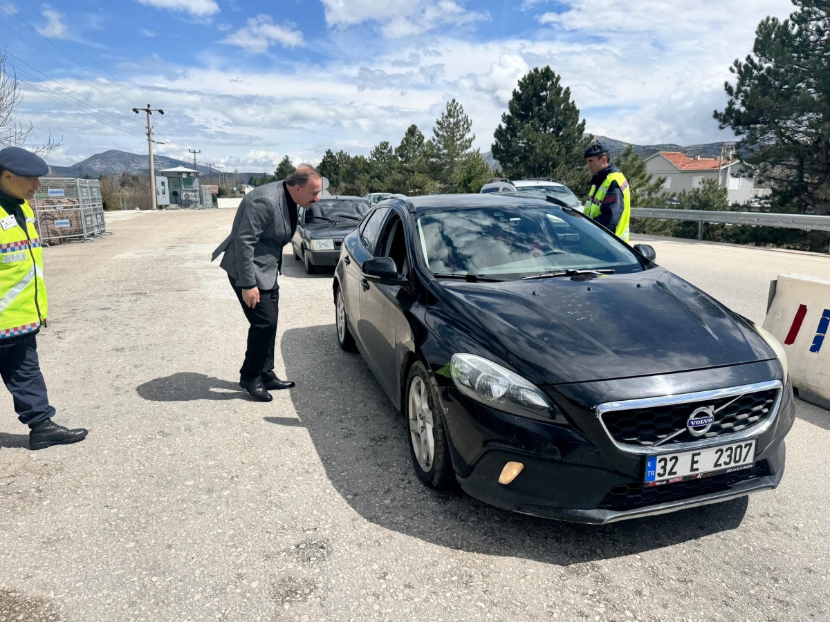 Vali Erin, trafik kurallarını hatırlattı;
