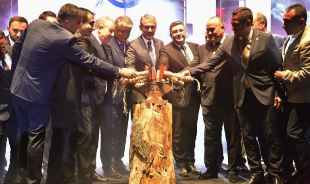 Türk Dünyası Şöleni’nde demir dövdüler
