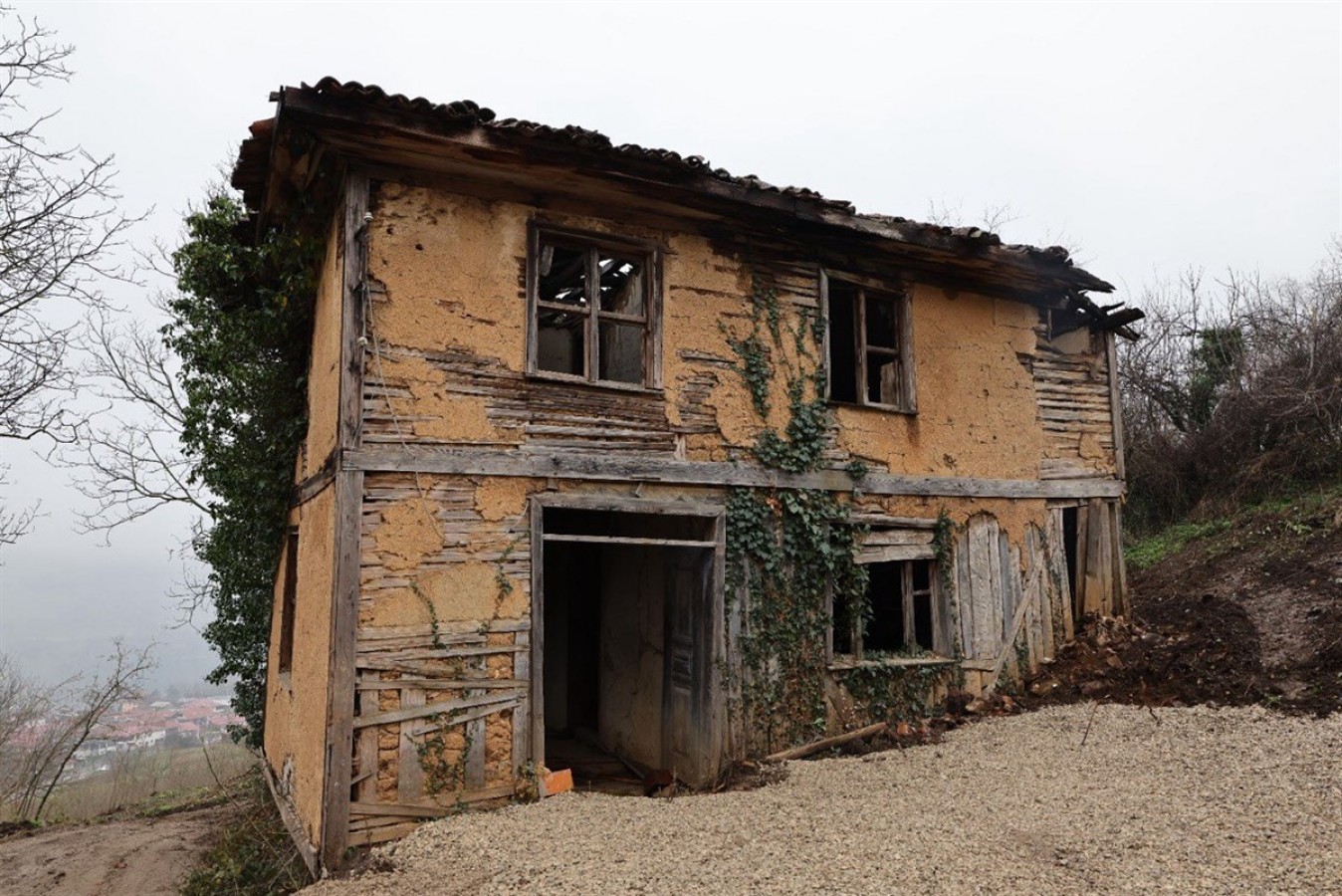 Vali Doğan, 100 yıllık cami için talimat verdi;
