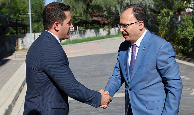 Vali Kızılkaya'dan Eruh'un yeni Kaymakamı Meral'e ziyaret;