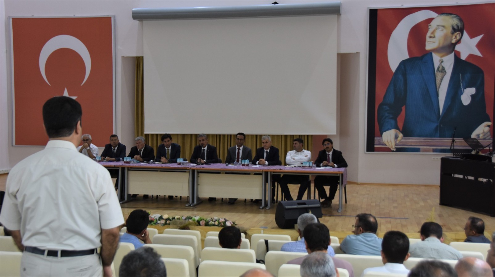 'Yeni eğitim yılında sizlerden özel gayret bekliyorum';