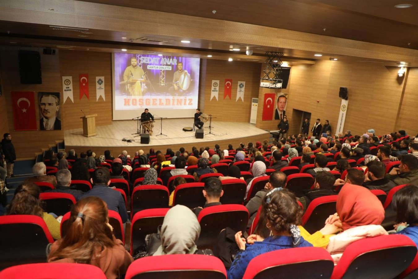 Cizre’de santur dinletisine yoğun ilgi;