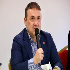 "Gençlerin düşüncelerine ve önerilerine önem veriyoruz"