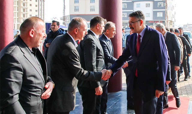 Yüksekova için çözümler masada: ''Tüm kurumlarla iş birliği içinde hareket edeceğiz''