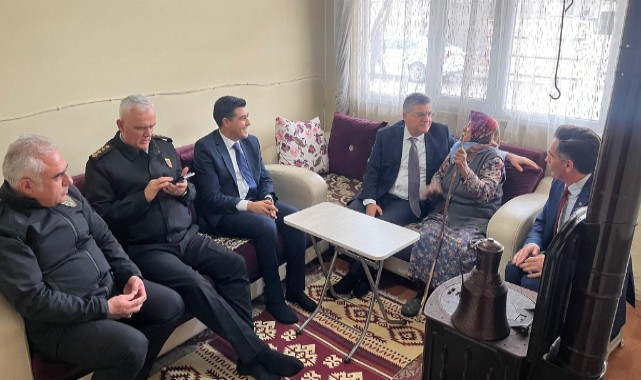 Şaziye teyzenin evine misafir oldu