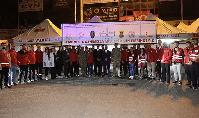 Iğdır kan bağışında hedefi aştı: Sayısız vatandaş kan vermek için sıraya girdi!