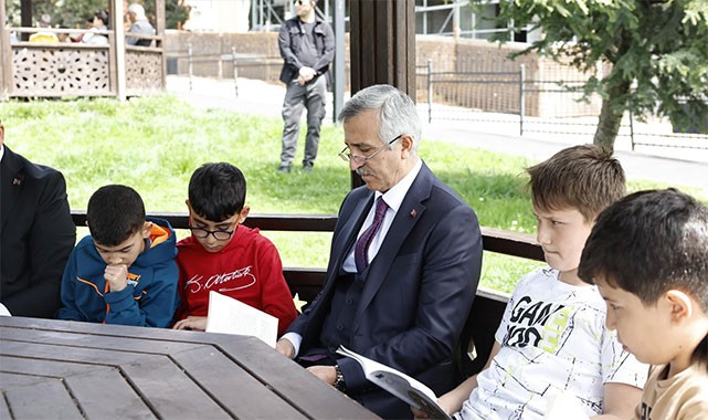 ''Her gün 1 saat kitap okumak hayatımızı güzelleştirir''