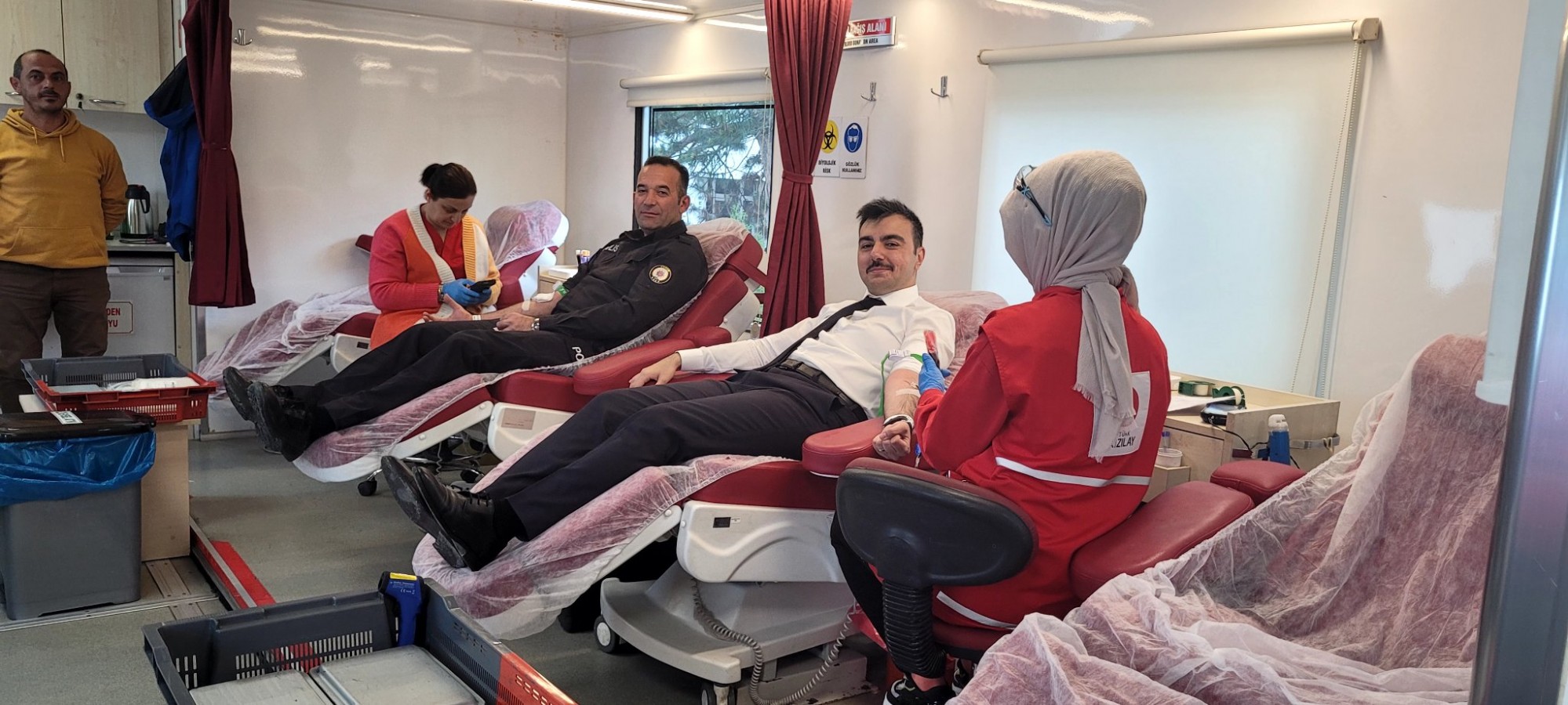Kan bağışı kampanyasına katıldı