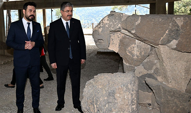 Vali Yılmaz, güzel haberi duyurdu: Karatepe Yazıtları, UNESCO Dünya Belleği’nde;