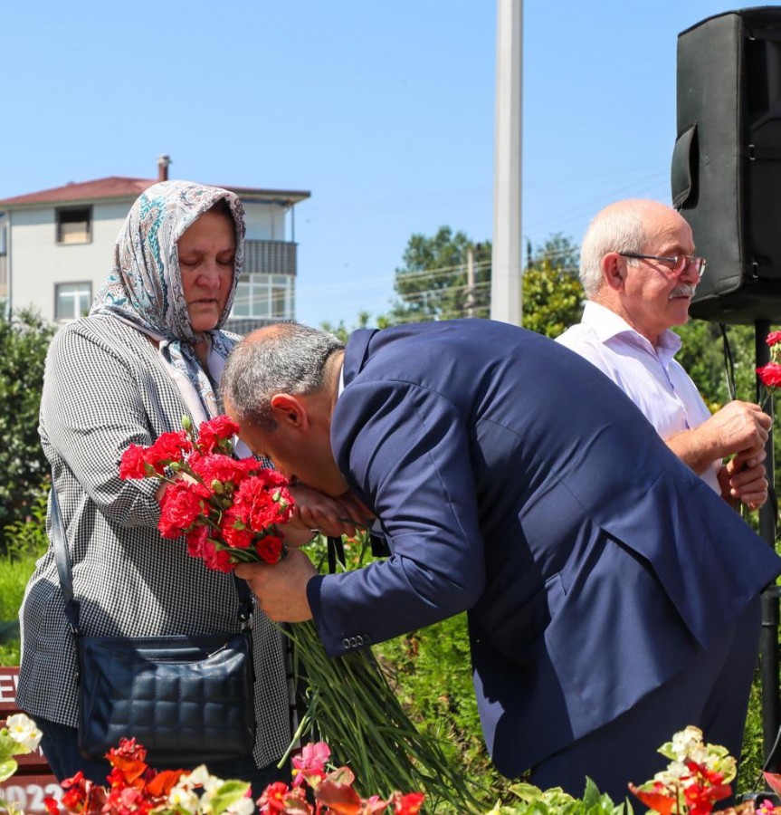 Arefe günü şehitler dualarla anıldı;