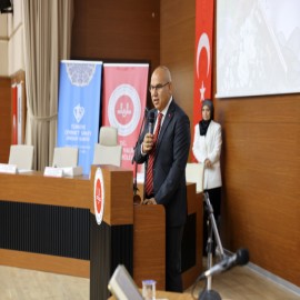 “Kur’an; bir gönülden başka bir gönle ulaşan ilahi bir sestir”