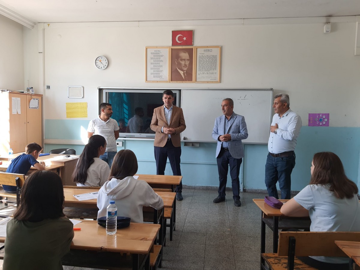 LGS’ye hazırlanan öğrencilere moral verdi