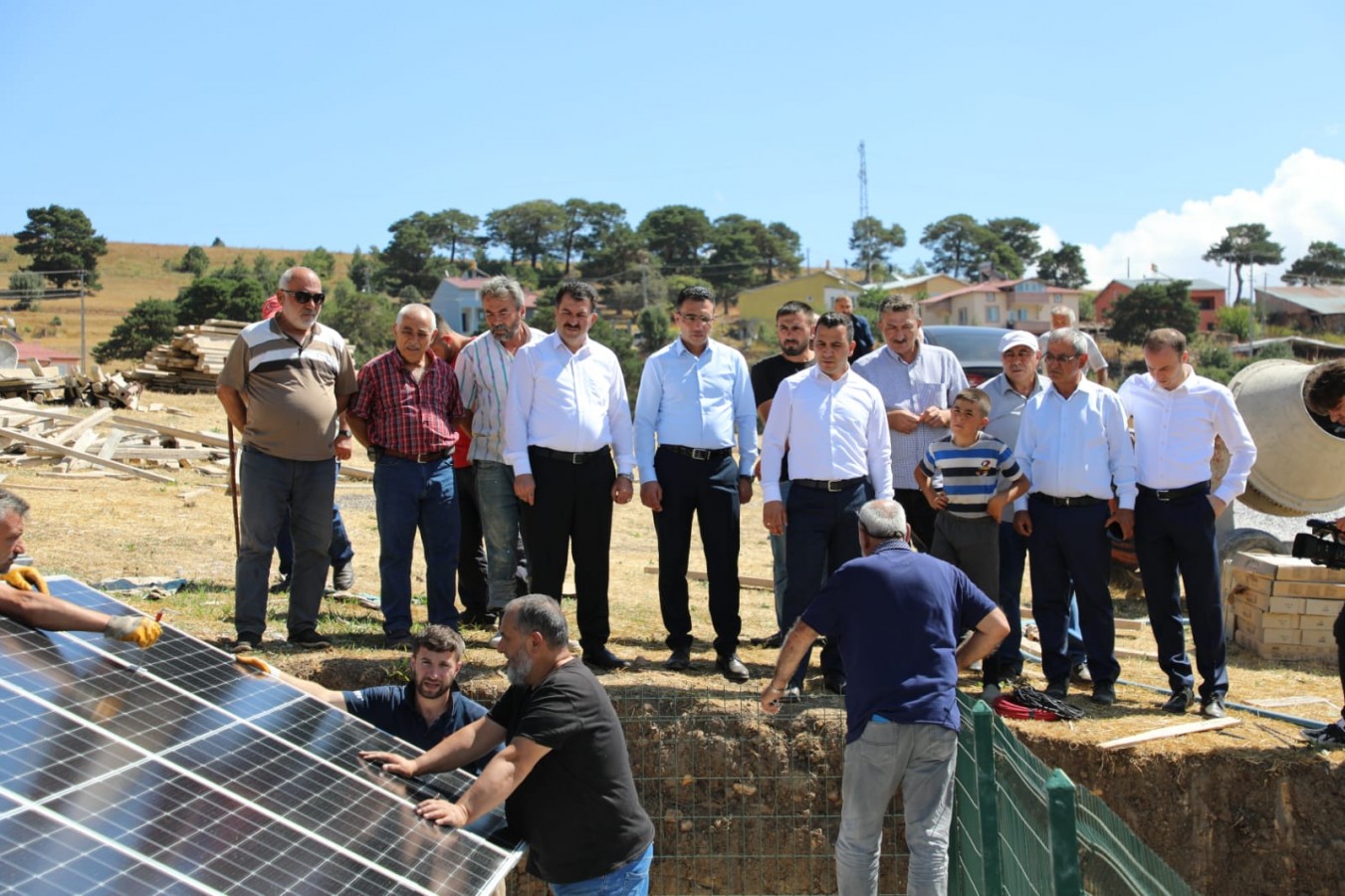 Köylüler 4-5 bin liralık elektrik faturasından kurtuldu;