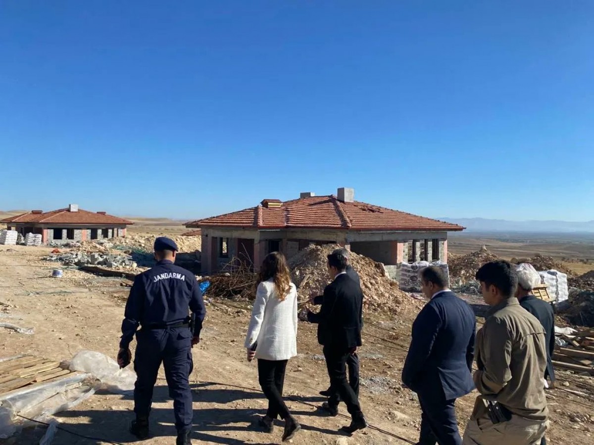 Deprem köy konutları son aşamada;