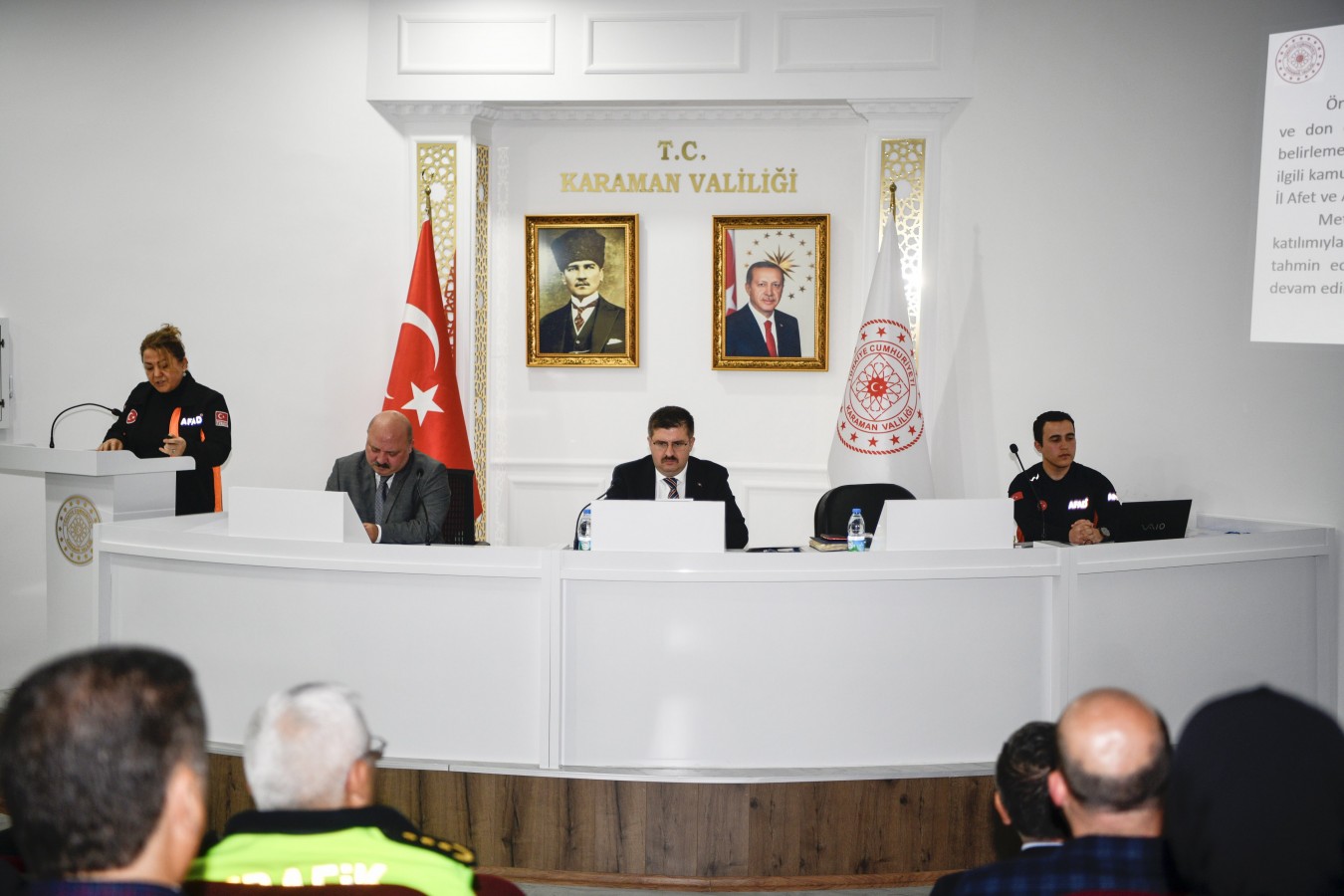 Karaman için 2 toplantı birden;