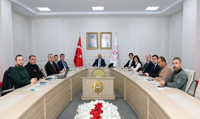 Vali Varol, deprem konutlarındaki eksiklikleri değerlendirdi